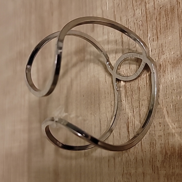 FRANCESCA'S COLLECTIONs CUFF BRACELET - Picture 5 of 5